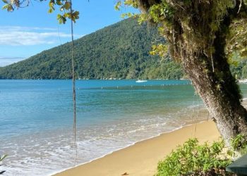 O paraíso intocado que revela praias silenciosas e encantadoras