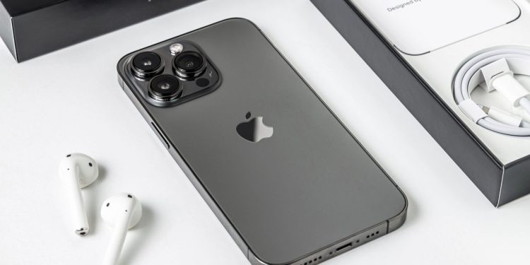O que nunca fazer com um iPhone se você quer que dure mais