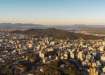 A capital da dança e das flores é o destino mais encantador do sul