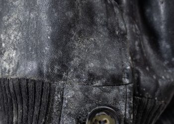 Formas de eliminar mofo e manchas escuras das roupas