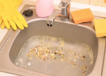 Ingredientes caseiros que resolvem pias entupidas em minutos