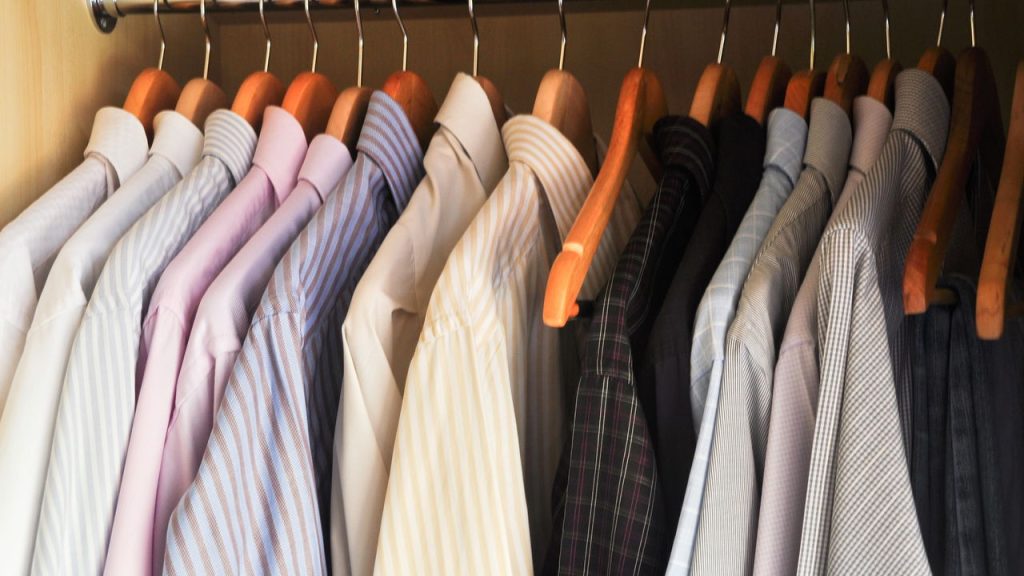 Maneiras simples de manter elegância e conforto no trabalho