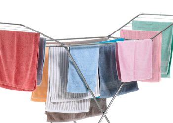 Dicas para secar roupas mais rápido e sem odor em dias chuvosos