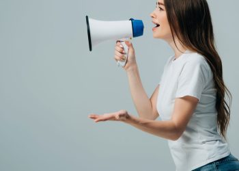 O segredo escondido na sua voz que influencia corpo e emoções