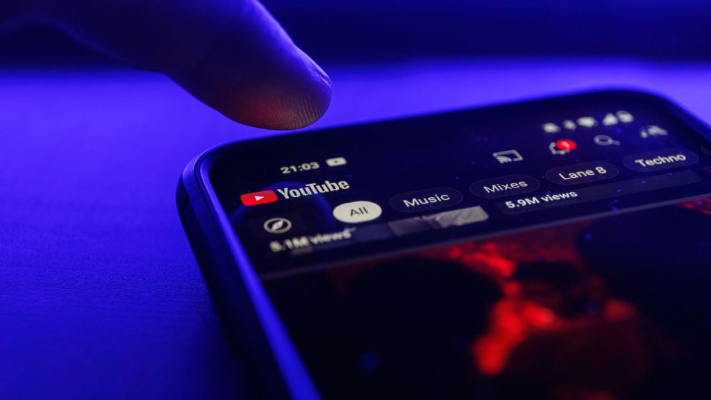 YouTube usa IA para verificar idade com mais precisão e segurança