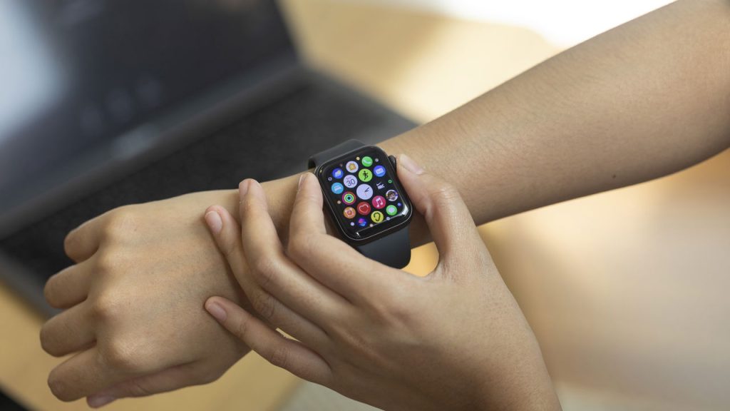 Apple Watch Ultra 3 e SE 3 chegam com funções de destaque
