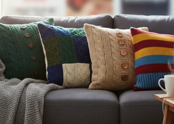 Truques simples para reaproveitar roupas velhas estão ajudando brasileiros a economizar dinheiro, reduzir desperdício e adotar um consumo mais sustentável