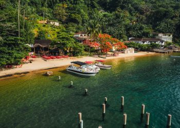 Essa cidade do Rio de Janeiro encanta com ilhas paradisíacas, praias cristalinas e qualidade de vida junto ao mar