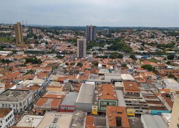 Essa cidade paulista é famosa pelo exagero e rende passeios divertidos