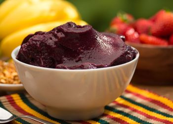 Açaí ganha destaque como superalimento em dietas saudáveis