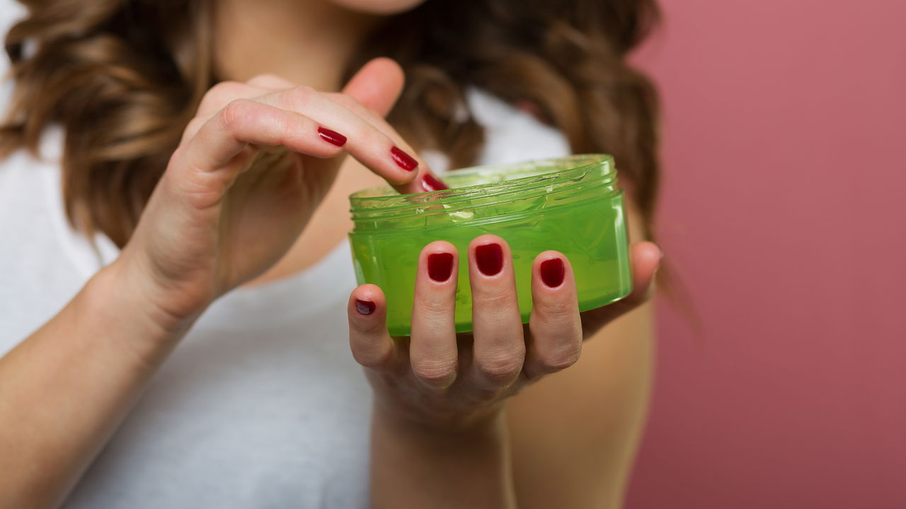Como usar aloe vera para hidratar o cabelo em casa de forma prtica e  eficaz - Oeste Geral