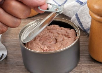 Motivos para trocar o atum em óleo pelo atum em água