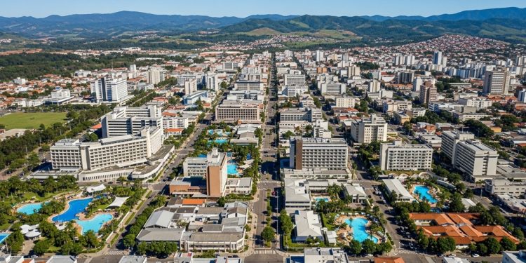 Esse paraíso em Goiás atrai milhões de visitantes com suas águas quentes, parques aquáticos e lagos que parecem ter saído de outro planeta