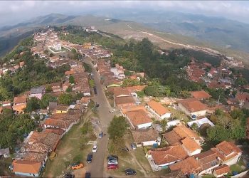 Este vilarejo mineiro perto de Ouro Preto tem cachoeiras e pôr do sol de tirar o fôlego