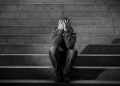 Formas surpreendentes de como a depressão afeta o seu corpo