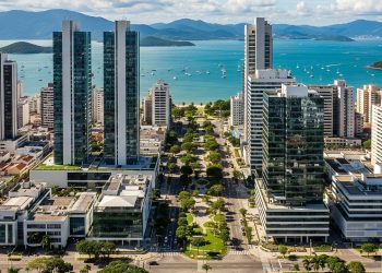Essa cidade em Santa Catarina surpreende brasileiros por unir qualidade de vida, praias paradisíacas e um dos melhores índices de bem-estar do país