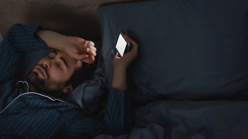 Hábitos que transformam sua noite de sono em poucas semanas