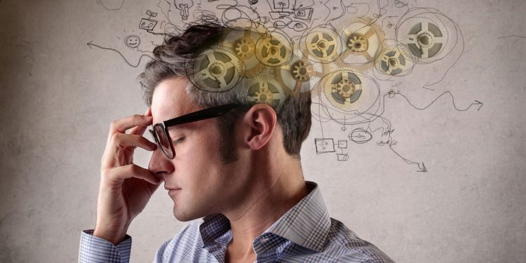 Características de pessoas inteligentes - Créditos: depositphotos.com / olly18