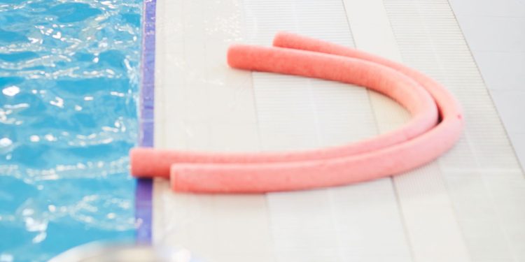 Usos criativos para flutuadores de piscina em casa