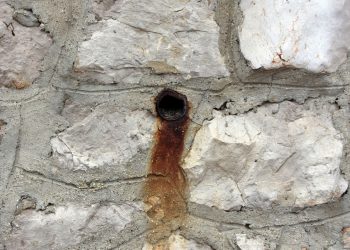O truque que pode salvar seu piso das manchas de ferrugem