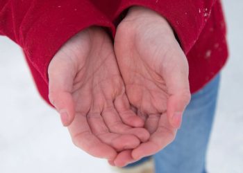 O que ninguém conta sobre a ansiedade e suas mãos geladas