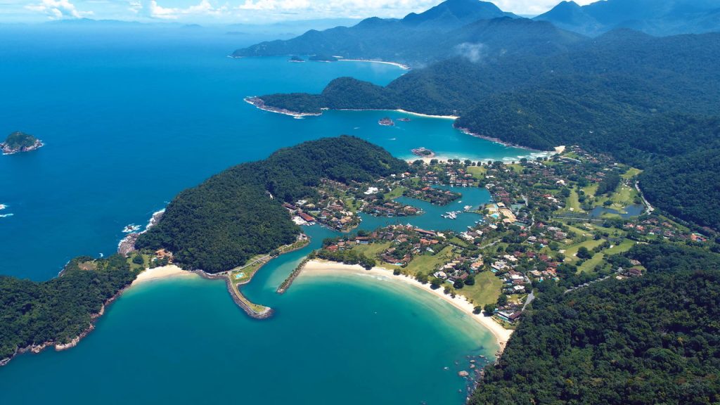 Esta cidade colonial tem praias escondidas e festas literárias famosas
