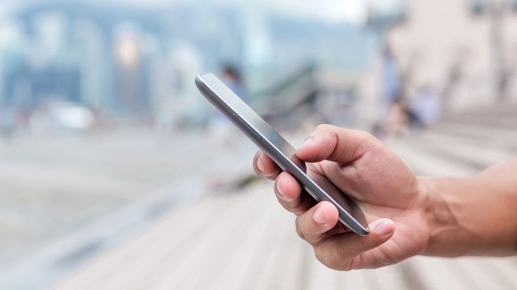 Seu celular vive travando? Talvez o problema esteja nisso