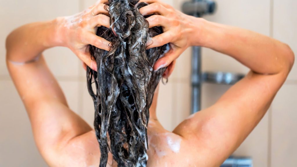 O shampoo certo pode transformar a saúde e o brilho do seu cabelo
