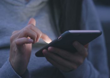 As redes sociais podem estar acabando com seu sono e autoestima