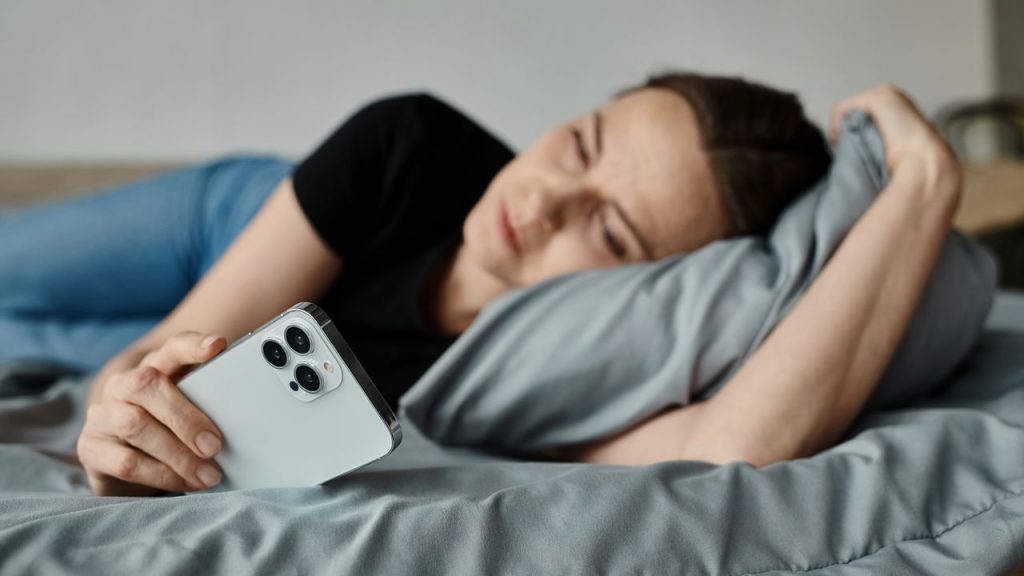 As redes sociais podem estar acabando com seu sono e autoestima