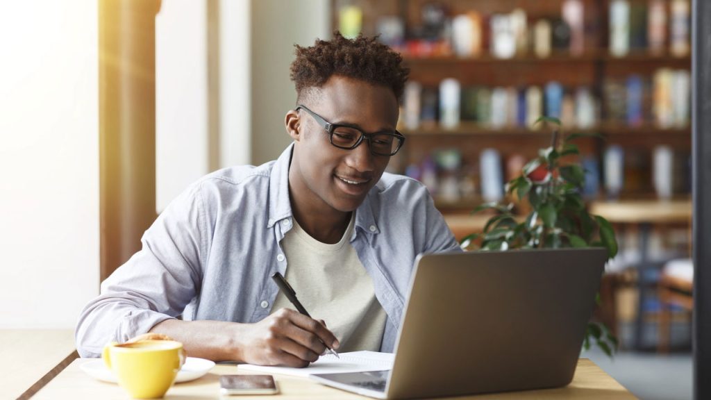 Curso gratuito de IA para professores é lançado pela UFRN e Capes