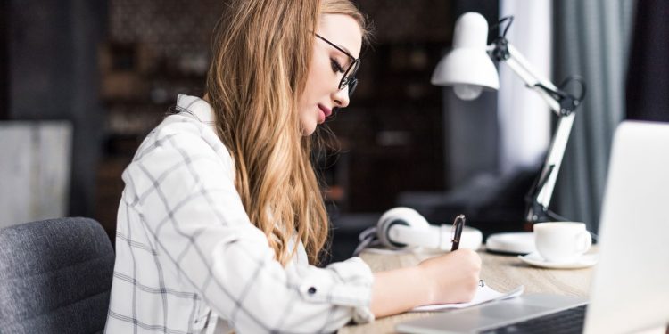 Curso gratuito ensina como usar inteligência artificial nos pequenos negócios