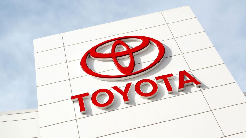 Novo SUV da Toyota faz até 30 km por litro e promete revolucionar o mercado