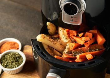 Passos simples para acabar com a gordura da sua air fryer