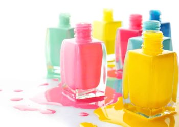 As 5 cores de esmalte que estão dominando as unhas na primavera em 2025