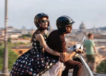 Emily em Paris estreia nova temporada com romance italiano e dilemas em Roma