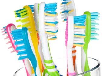 Método correto para limpar escova de dentes sem bicarbonato