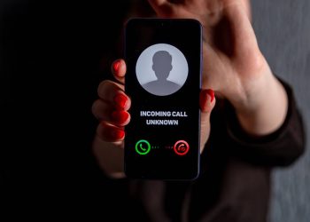 Como bloquear chamadas suspeitas no celular e evitar golpes