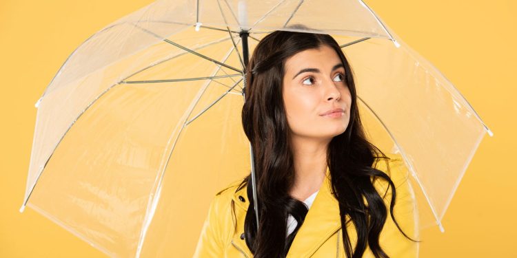 Motivos históricos que explicam o azar do guarda-chuva aberto em casa