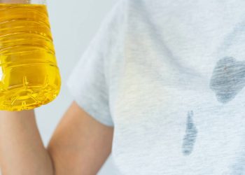 O método caseiro infalível contra manchas de óleo na roupa
