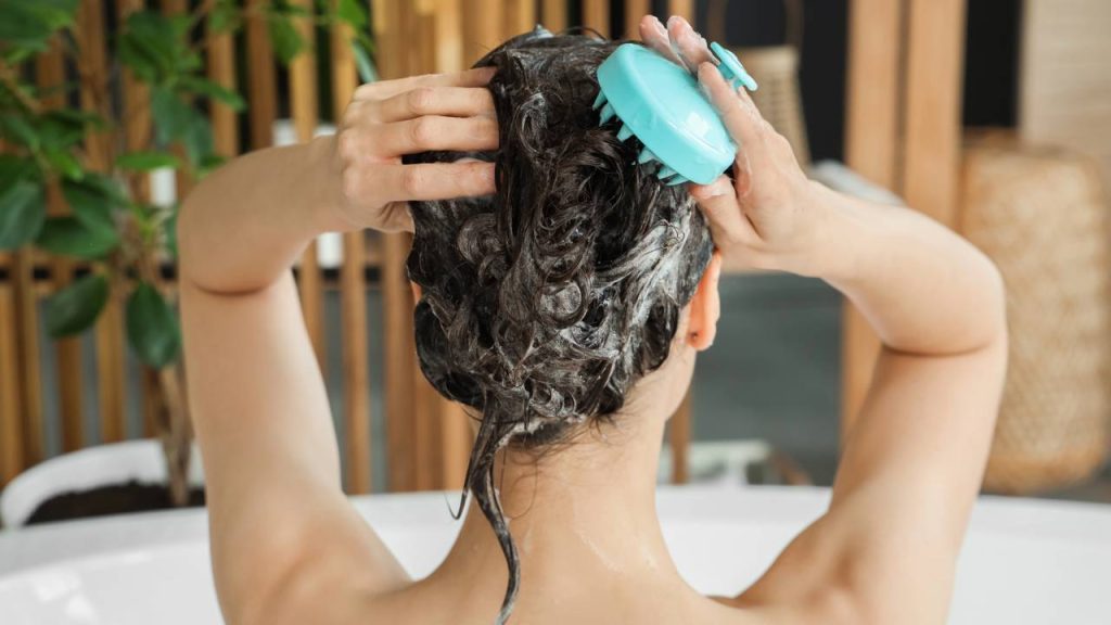 Como fazer o cabelo crescer mais rápido de forma natural e comprovada