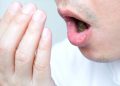 10 dicas poderosas para acabar com o mau hálito rápido