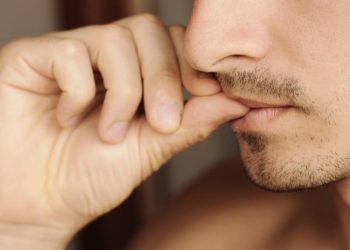 O verdadeiro motivo por trás do hábito de roer as unhas