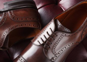 Especialistas revelam o melhor cuidado com os sapatos de couro