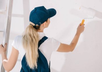 A cor que está tomando o lugar do branco nas paredes das casas modernas