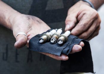 Nem cedo, nem tarde! Saiba o ponto exato da troca das velas de ignição