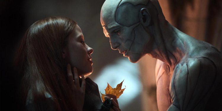 Cena do filme Frankenstein (2025) – Fonte: Netflix / Produção: Double Dare You; Demilo Films; Bluegrass 7