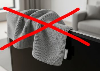 Adeus ao pano de microfibra: a nova tendência para limpar telas de TV