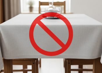 Adeus à toalha de mesa branca na véspera de Ano Novo: as cores que serão tendência para dar as boas-vindas a 2026