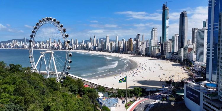 Essa cidade do litoral do Sul é o destino turístico mais desejado do Brasil